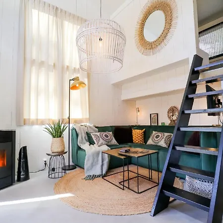 בית נופש Nice Tiny House With A Pellet Stove *
