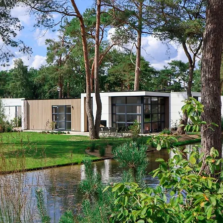 בית נופש Nice Tiny House With A Pellet Stove *